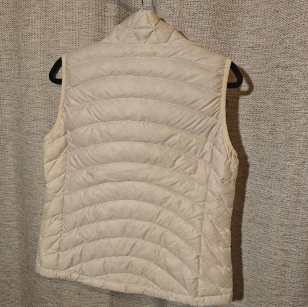 Patagonia White Goose Down‎ Vest - Picture 5 of 7